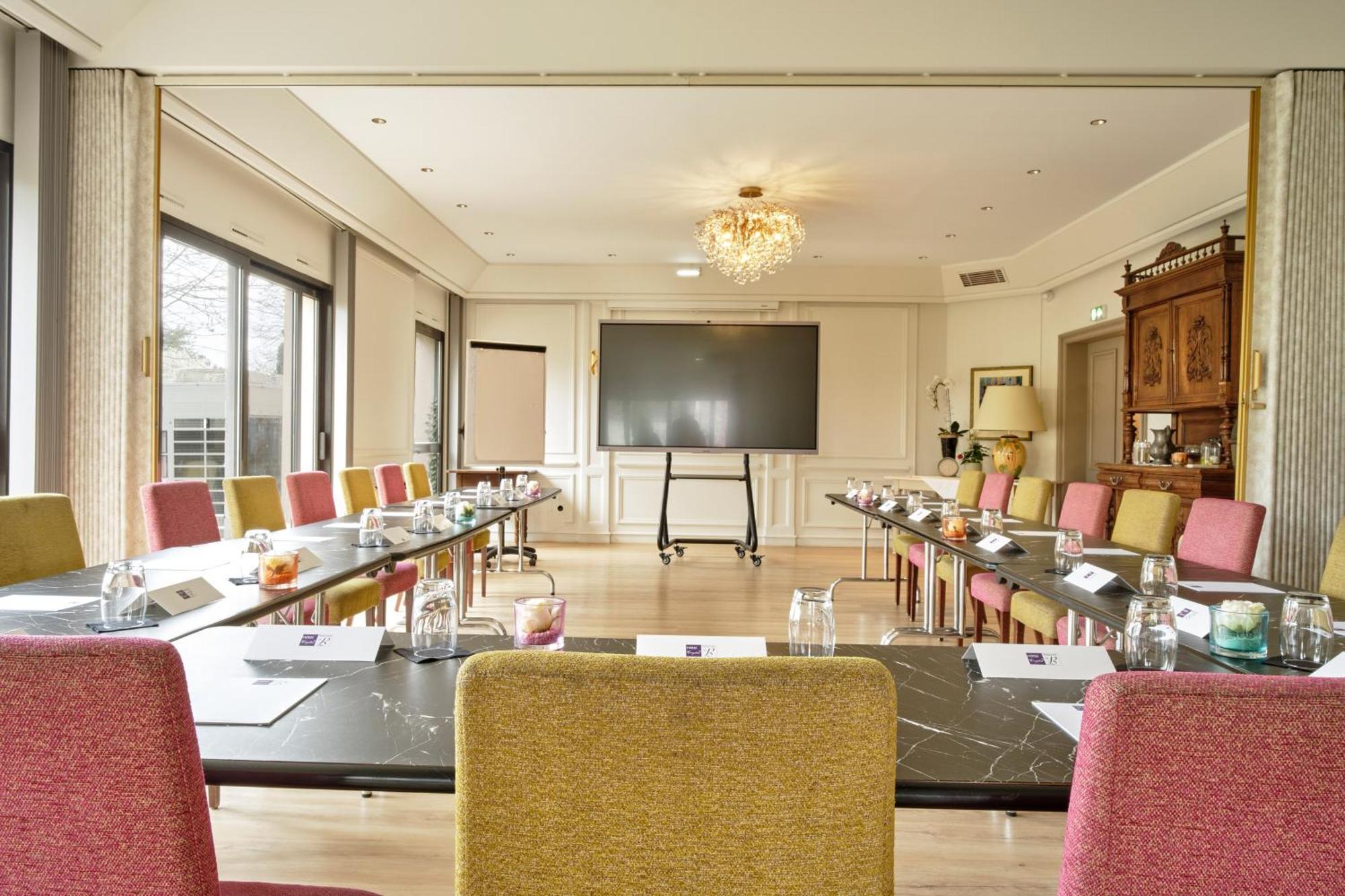 Restaurant Crystal Hotel 3*