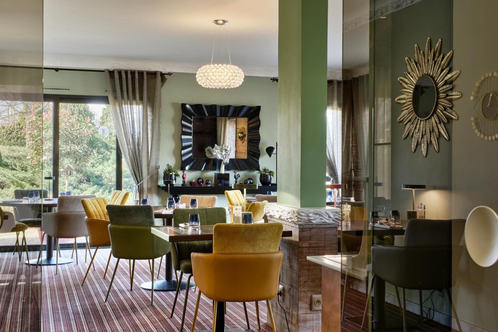 Hotel Restaurant Crystal 3*