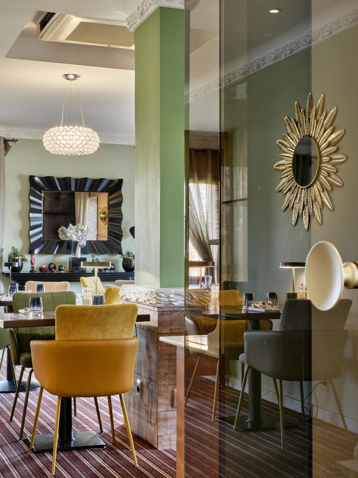 Hotel Restaurant Crystal 3*
